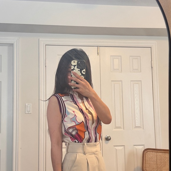 Gorgeous sleeveless top/Pants also available. - Picture 5 of 15